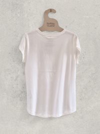 Camiseta-Manga-Enrollada-Blanco-Gatito-Espalda